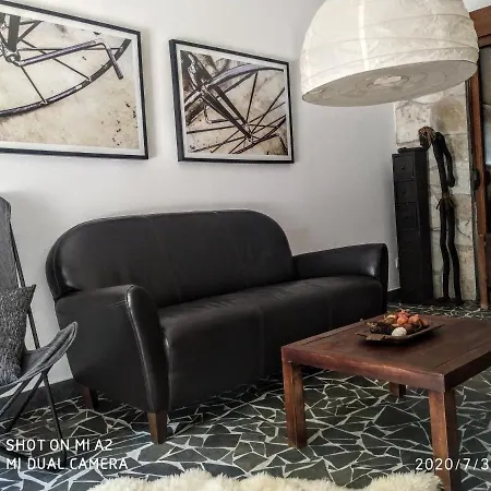 Haustor With Skadar View 波德戈里察