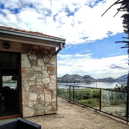 度假居 Haustor With Skadar View 波德戈里察
