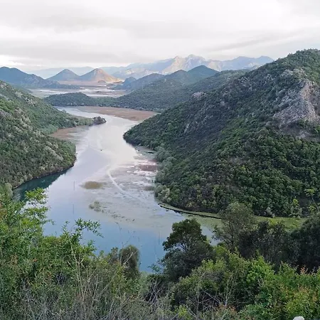 度假居 Haustor With Skadar View 波德戈里察