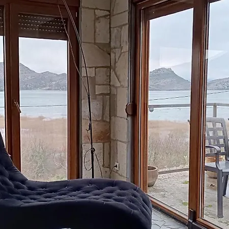 Dom wakacyjny Haustor With Skadar View *