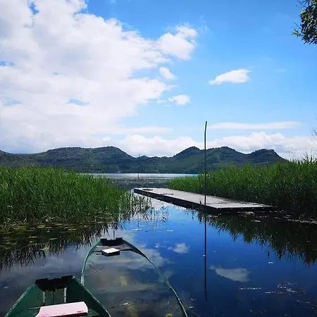 Hébergement de vacances Haustor With Skadar View