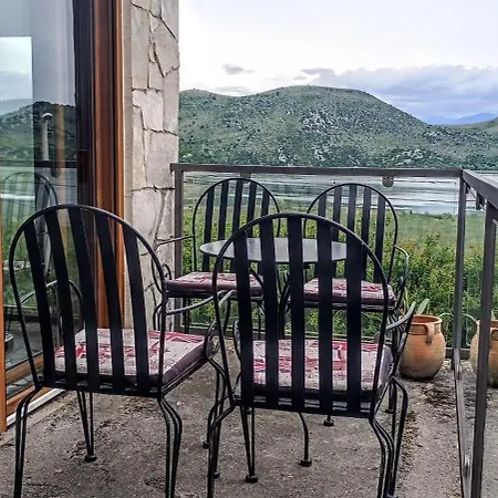 Haustor With Skadar View Holiday home *