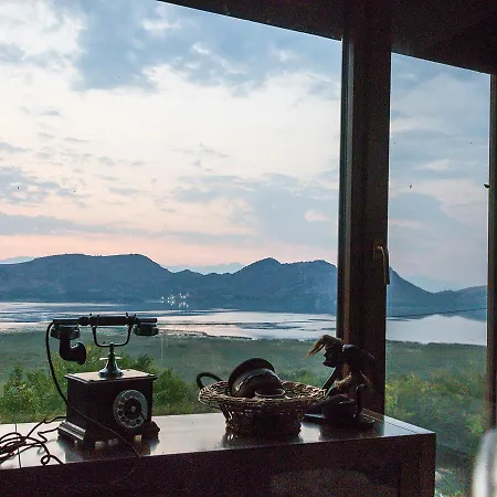 Haustor With Skadar View Casa vacanze