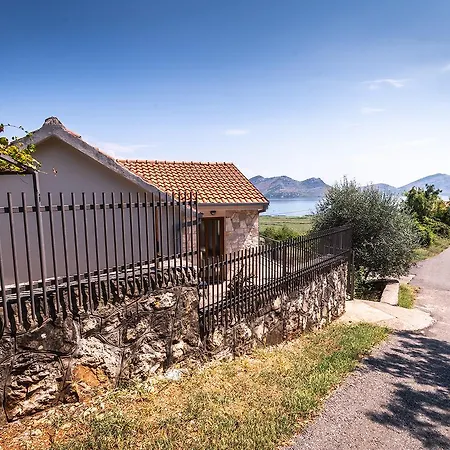 Semesterbostad Haustor Skadar *