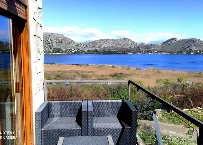 Haustor With Skadar View *