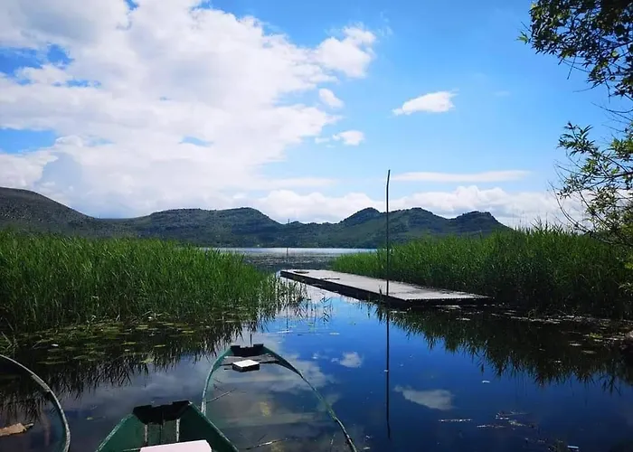 Hébergement de vacances Haustor With Skadar View