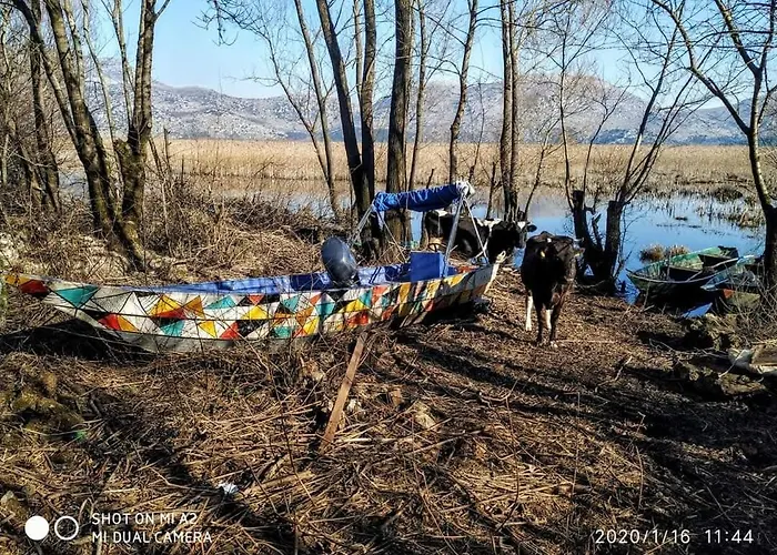 Haustor With Skadar View * Подгориця