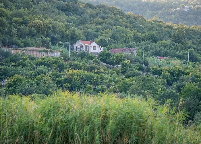 Haustor With Skadar View Сasa de vacaciones