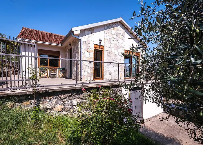 Haustor With Skadar View *